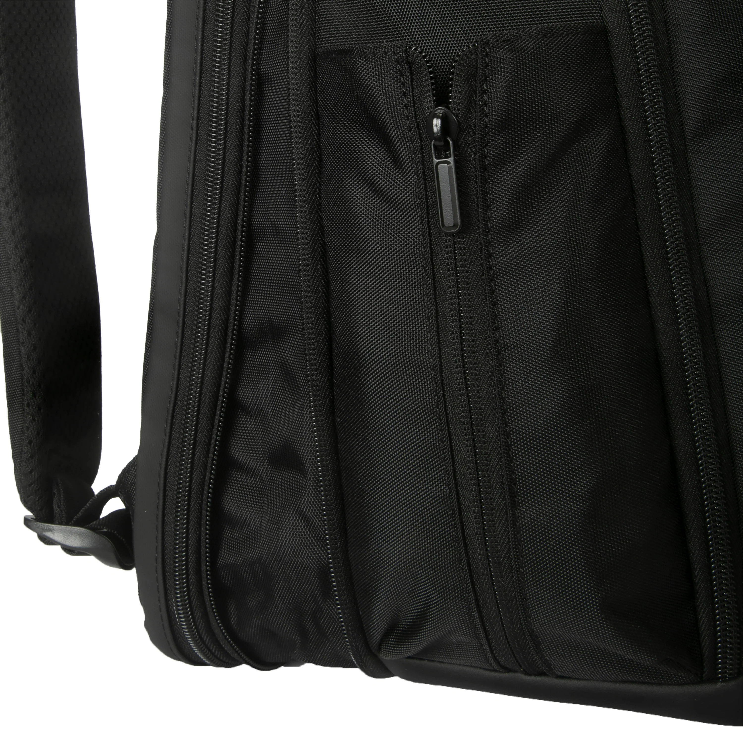 17” Voyager EXP Travel Backpack - Image 23